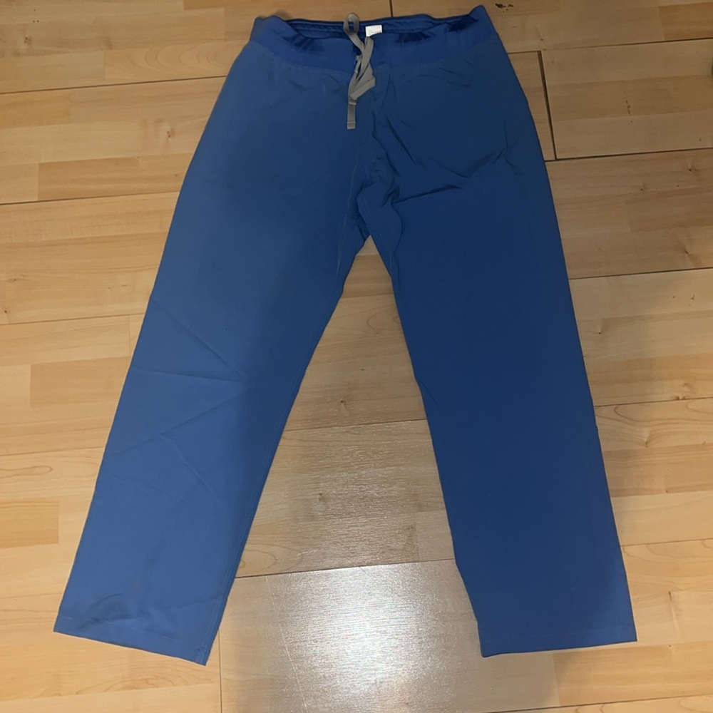 FIGS women’s scrubs pants M petite